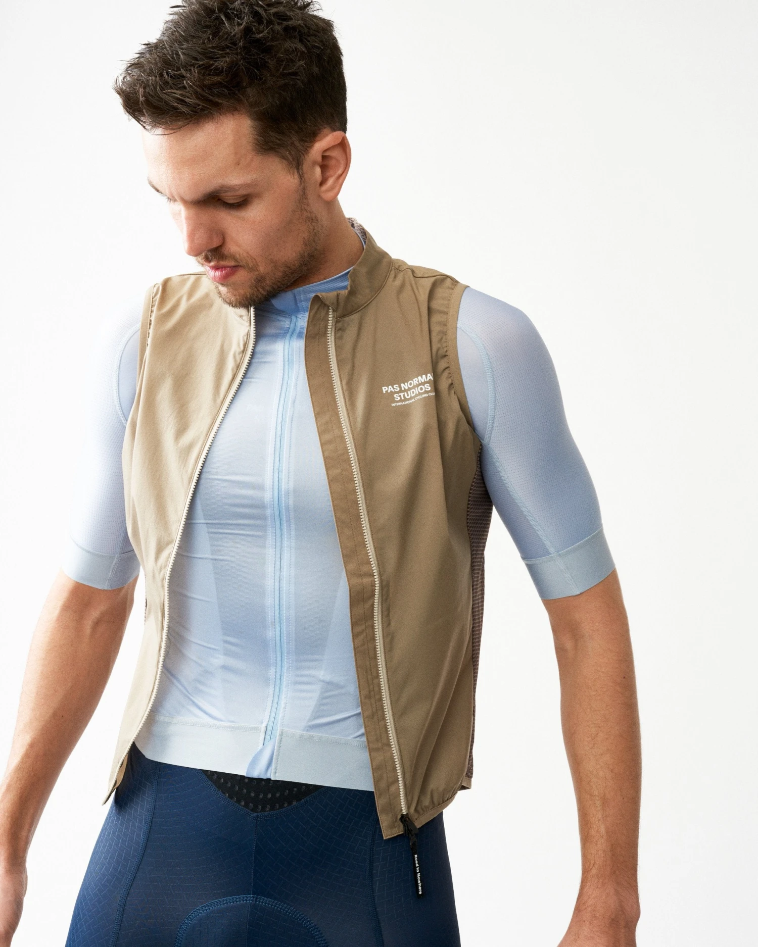 Men's Mechanism Stow Away Gilet - Beige 3 Men's Mechanism Stow Away Gilet - Beige – Image 3