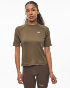 Women's Escapism Technical T-Shirt - Earth -Assos Boutique 20230208 PNS ESCAPISM 0407 pdp page 8ec83d50 883a 44a9 8c2a c6e1fc462917