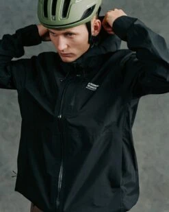 Men's Off-Race Shell Jacket - Black -Assos Boutique 211210 PNS ESCAPISM LOOKBOOK 22 1472 pdp page 74cee992 165a 4d79 b1a2 d10799daa90e