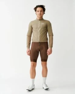 Men's Mechanism Stow Away Jacket - Beige -Assos Boutique Men sMechanismStowAwayJacket BeigeModel ef05e231 c009 4db3 8ac5 28d9442e7388